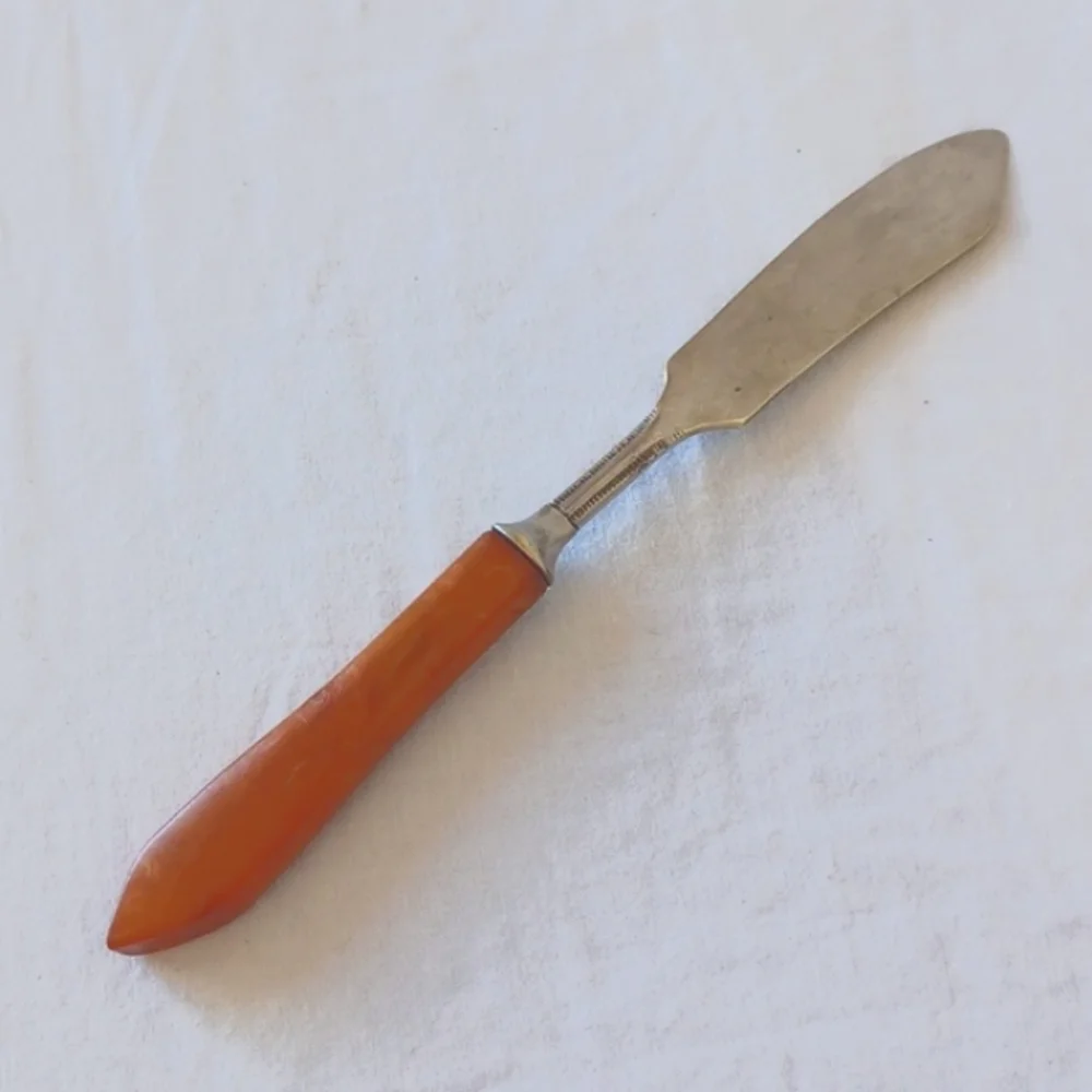 Vintage Bakelite Butter Knife Silver Plated with Butterscotch Swirl Handle